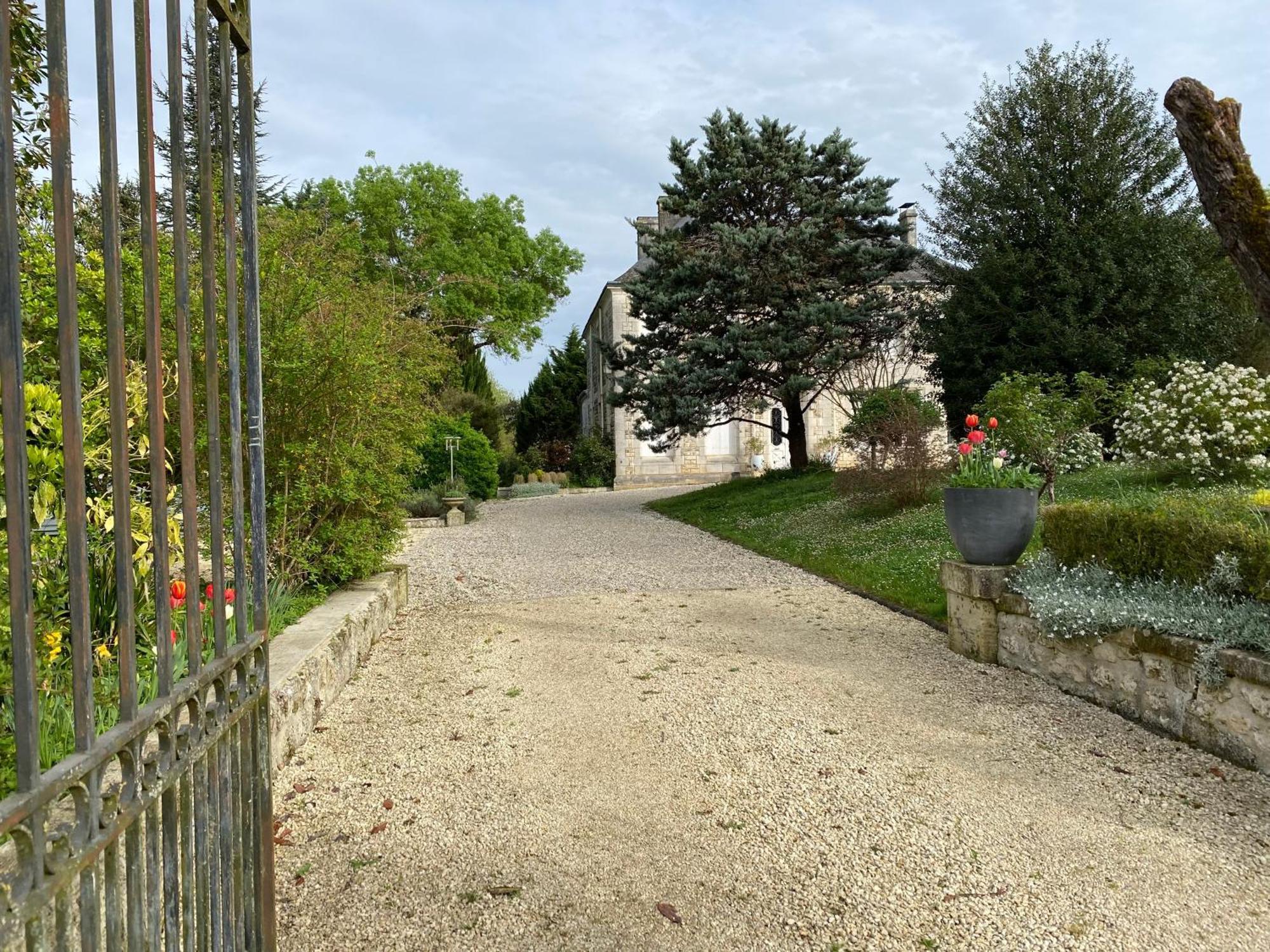 Domaine De La Perthuiserie Saint-Porchaire Exteriör bild