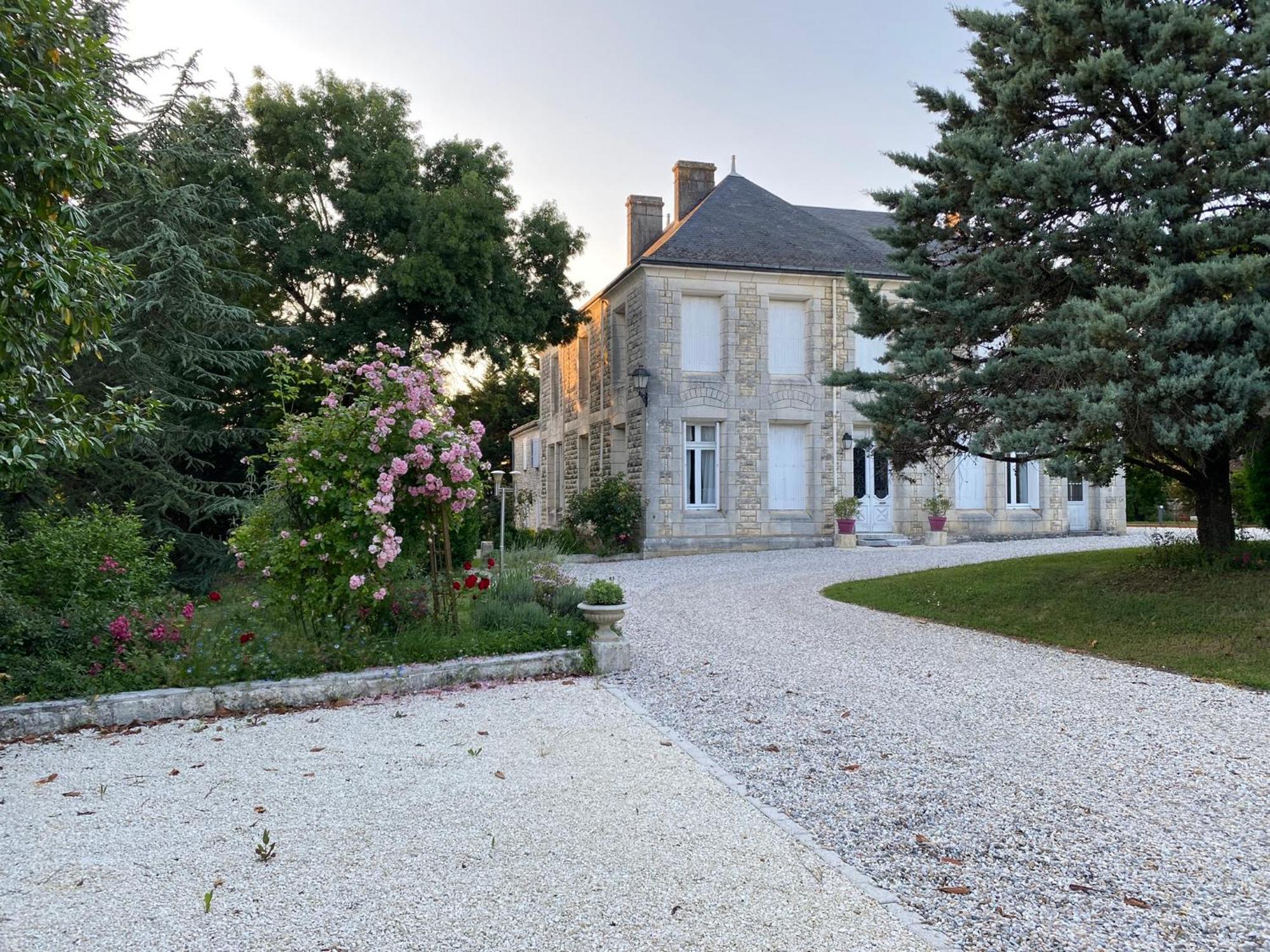 Domaine De La Perthuiserie Saint-Porchaire Exteriör bild